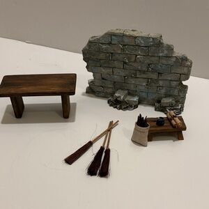 Fontanini nativity odds and ends.